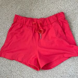 Lululemon Stretch Luxtreme High-Rise Short 3.5" Size 6 Color: Love Red